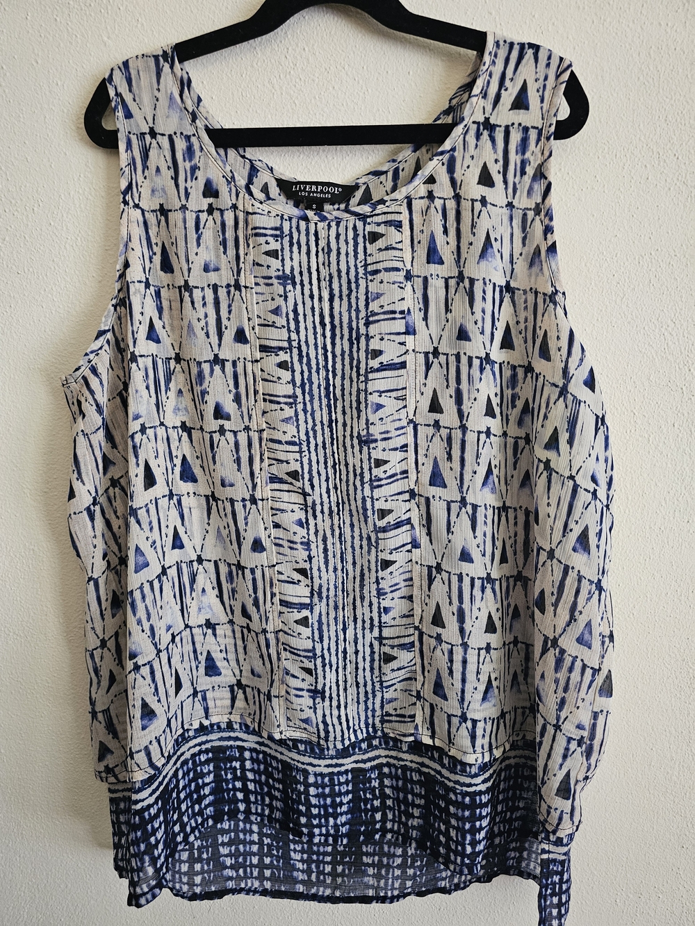 Liverpool Los Angeles Women's Blue and White Printed Sleeveless Top